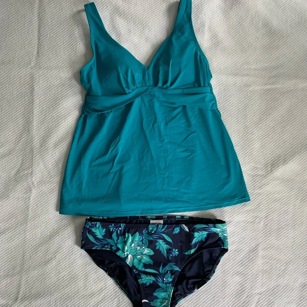 Like New Lands End Swim Set - Picture 1 of 3